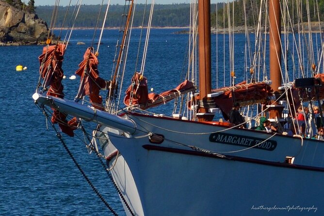 1.5 to 2-Hr Windjammer Sailing Trip in Maine w/ Licensed Captain - Raising the sails and finding the rhythm of the trip