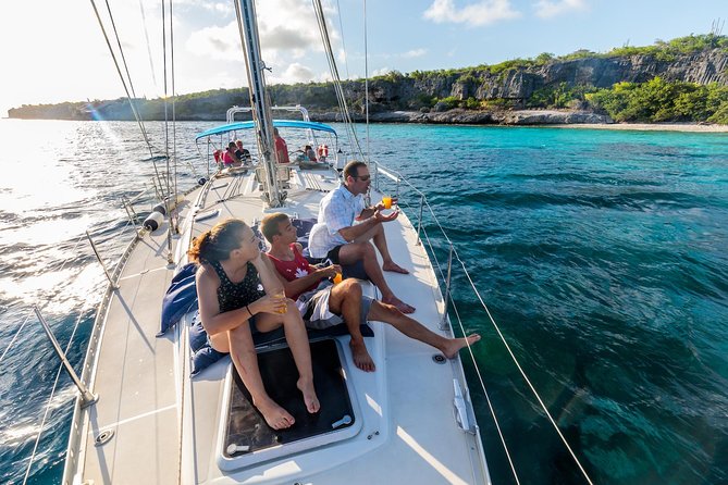 100% Private Charter Snorkel, Sail, Relax (Cruisers Friendly) - Food, drinks, and the rhythm of a four-hour cruise