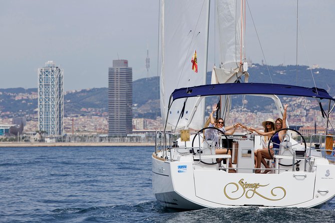 1h Refreshing Sailing Tour in Barcelona with Open Bar & Snacks - Meeting at Port Olímpic