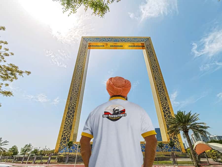 2-Day City Tour: Dubai & Abu Dhabi + Yacht Experience - The dates market and the return to Dubai