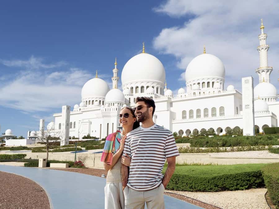 2-Day City Tour: Dubai & Abu Dhabi + Yacht Experience - Sheikh Zayed Grand Mosque: allow the full 90 minutes