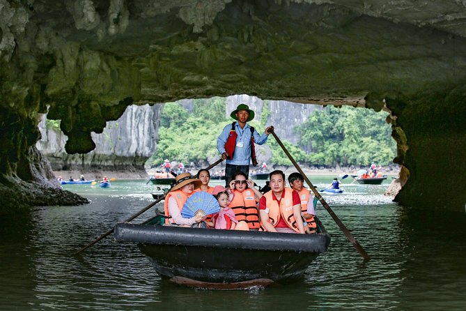2-Day Oriental Sails Junk Cruise of Halong Bay - Luon Cave by kayak or sampan
