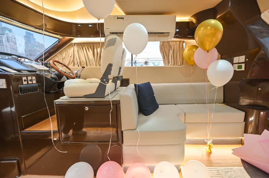 2 Hour Birthday Celebration on a Yacht in Dubai - Cake, decorations, music, and drinks
