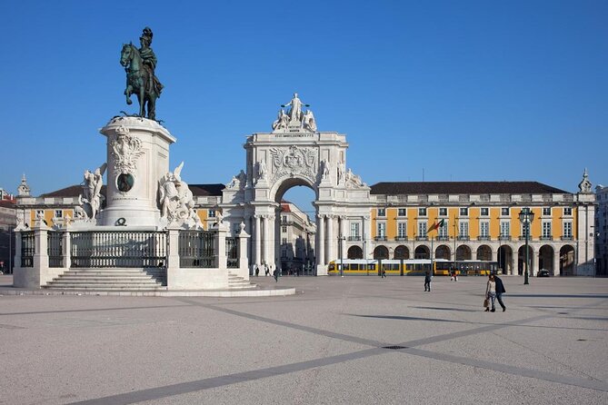 2 Hour Lisbon Sunset and Wine Sailing Tour - Meeting the boat in Alcântara