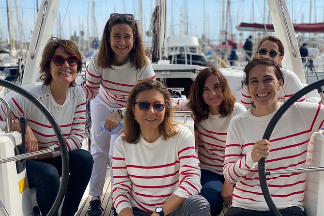 2-Hour Sailing Tour in Barcelona with Open Bar & Snacks - Drinks, snacks, and the pace on board