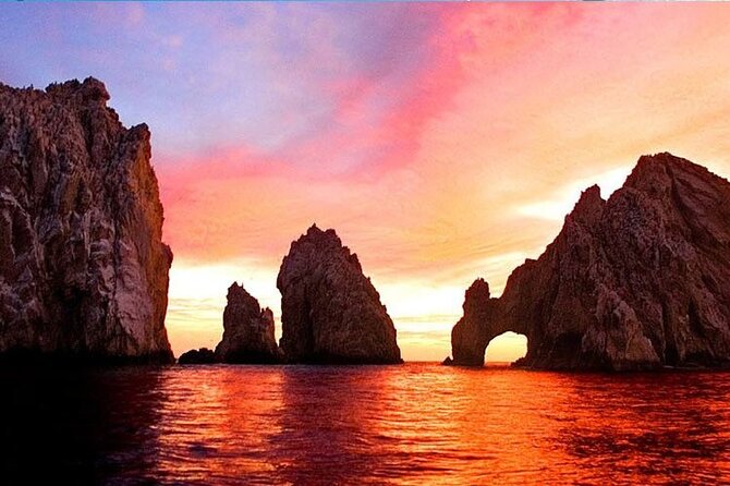 2 Hour Sunset Tour on Catamaran in Cabo San Lucas - Cabo’s Arch at sunset is the reason to go
