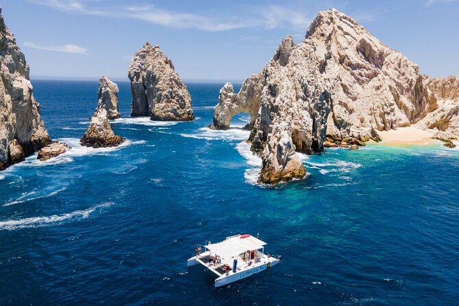 2 Hour Sunset Tour on Catamaran in Cabo San Lucas - Drinks, snacks, and a distinctly social mood