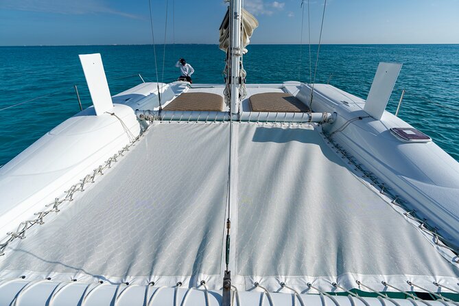 2 in 1 Catamaran to Isla Mujeres Tour from Cancun with Open Bar - Leaving from Playa Tortugas