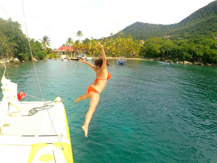 2h Sailing catamaran in La Baie des Saintes - Meeting Saga at Terre de Haut