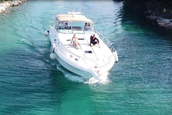 4 hours - Private 48ft Yacht all inclusive in Tulum and Playa del Carmen - Leaving Puerto Aventuras for the Caribbean