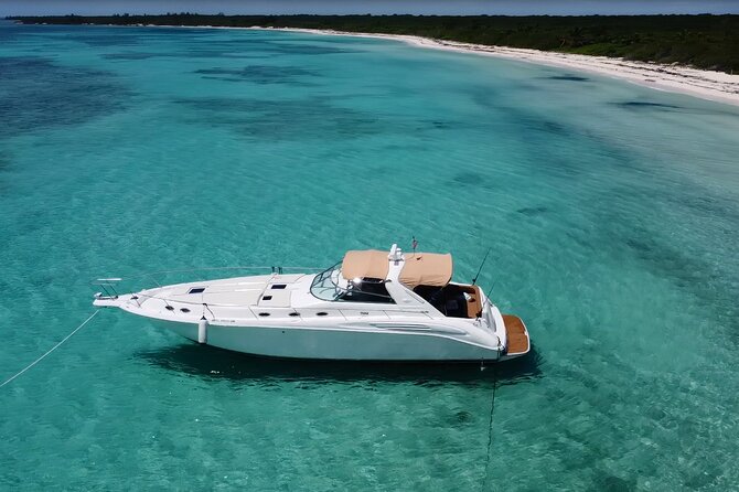 4 hours - Private 48ft Yacht all inclusive in Tulum and Playa del Carmen - Lunch, drinks, and the food on board