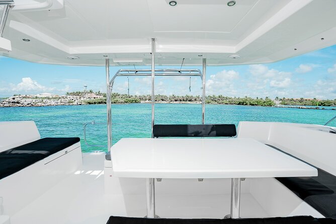 4H Lux 40' Catamaran All-Inclusive in Tulum and Playa del Carmen. - A private boat changes the mood