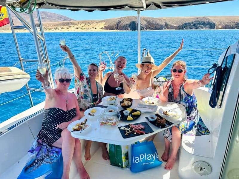 4h Shared Catamaran sailing to Papagayo Beaches (12pers max) - What the small group really adds