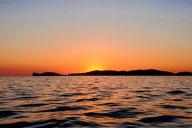 6 hours sailing tour with audio guides and typical Sardinian cuisine - Who will enjoy this sailing day?