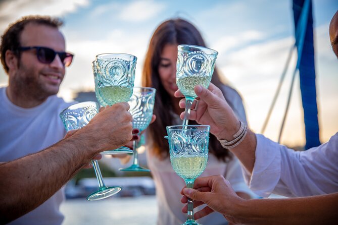 A 2 hours Local Tapas and sailing adventure in Barcelona - What the two-hour schedule really allows