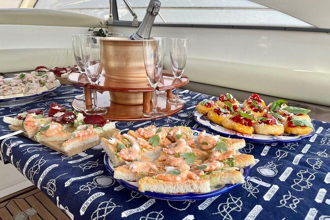 A Classy Capri Tour: a day on a luxury private yacht - Green water at the Grotta Verde
