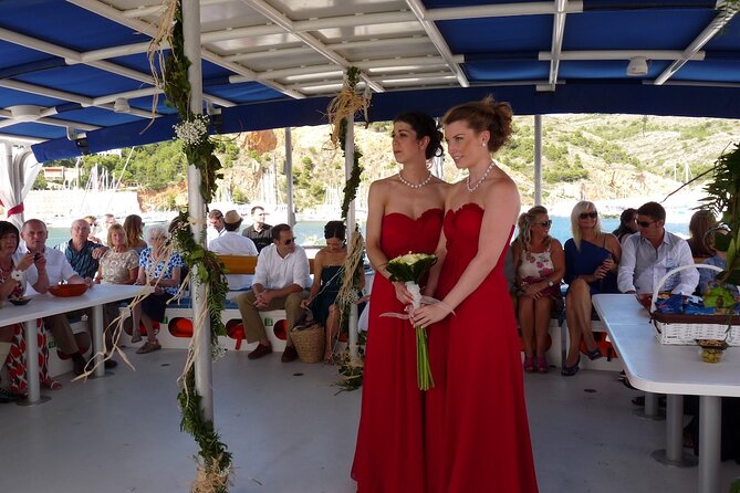A day at sea from Dénia or Jávea with Barbecue aboard the Catamaran - What lunch is really like on board