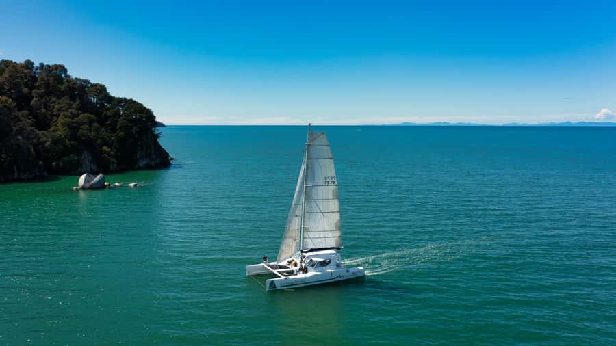 Abel Tasman National Park: Sailing and Self-Guided Walk - Kaiteriteri and the 2.5-hour coastal sail