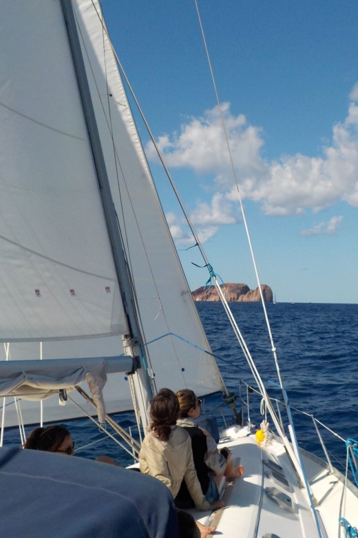 Adamantas: Milos Sightseeing Sailboat Cruise - Key points at a glance