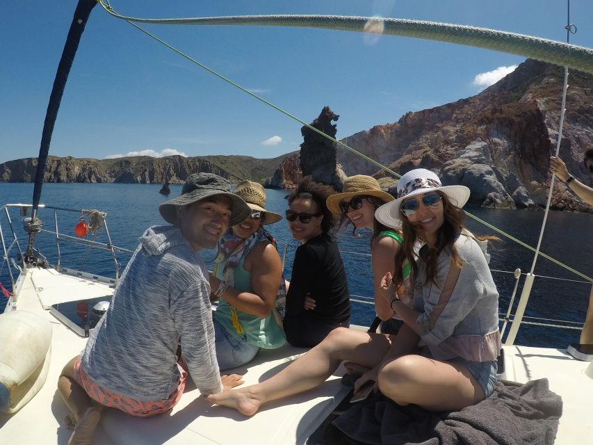 Adamantas: Milos Sightseeing Sailboat Cruise - Food, drinks, and the feel on board