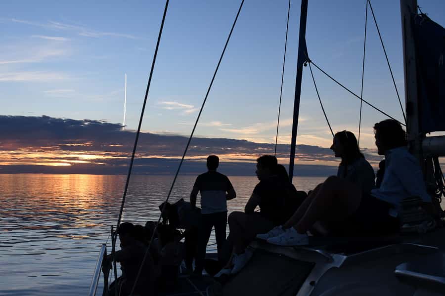 Adelaide: Glenelg Twilight Catamaran Cruise with Drink - Key points to know before you book