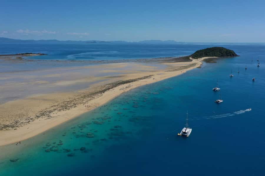 Airlie Beach: Whitsunday Islands Sailing, SUP & Snorkel Tour - Key details before you book