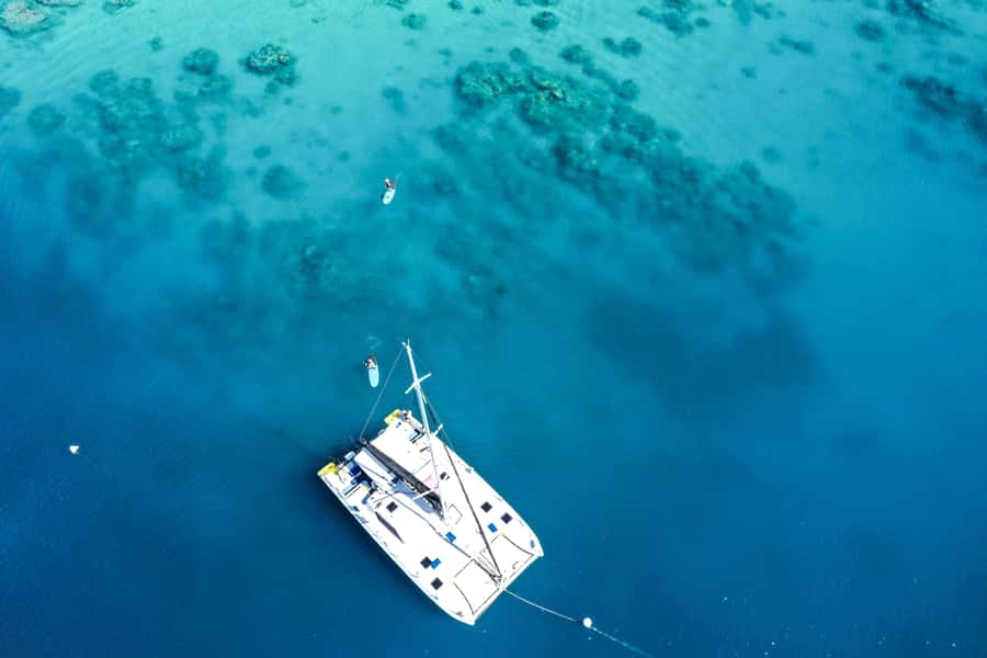 Airlie Beach: Whitsunday Islands Sailing, SUP & Snorkel Tour - Snorkelling near the Hook Island reefs