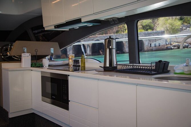 Alanya Private Yacht Tour with Lunch, Soft Beverage & Transfer - A private boat day off Alanya