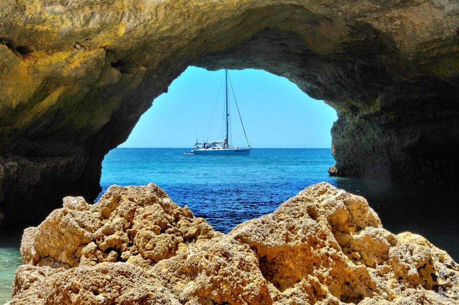 Albufeira: 3-Hour Yacht Daytime/Sunset Cruise to Benagil - At a Glance