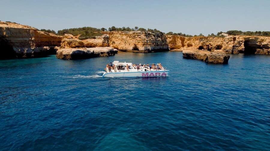 Albufeira: Caves and Coastline Catamaran Cruise to Benagil - Salgados and Armação de Pêra
