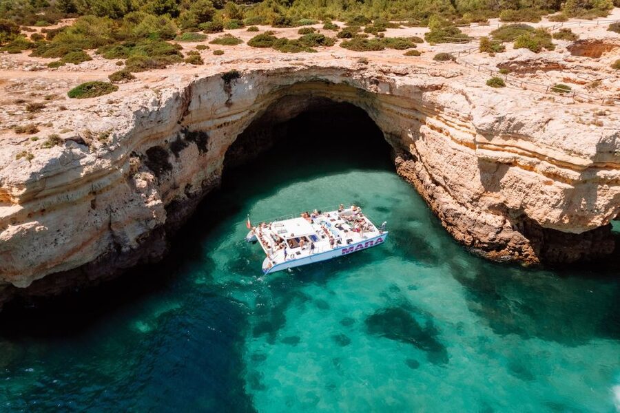 Albufeira: Caves and Coastline Catamaran Cruise to Benagil - Chapel of Nossa Senhora da Rocha and Albandeira Beach