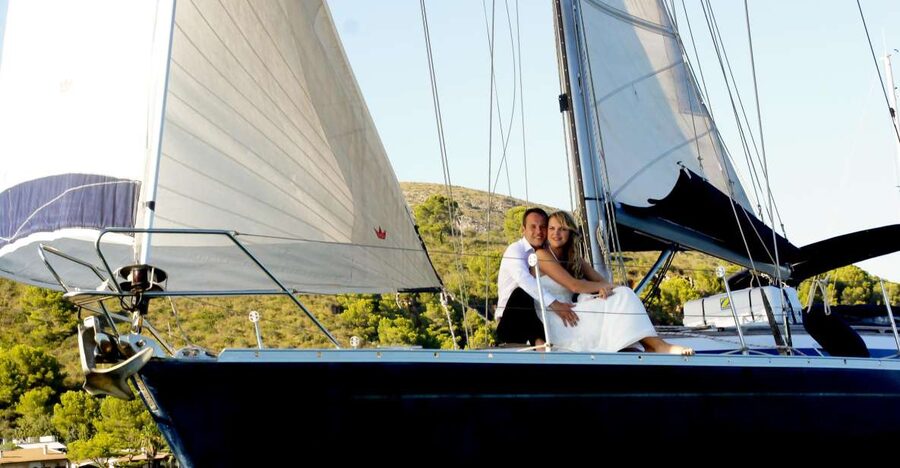 Alcudia: Romantic Sailing Trip with Diner for 2 - Setting sail from Bonaire at 4:00 PM