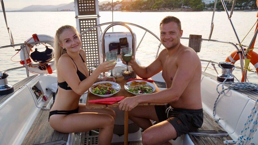 Alcudia: Romantic Sailing Trip with Diner for 2 - Along Alcudia Bay toward Cap de Formentor