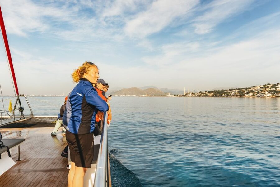 Alcudia: Sunset Catamaran Tour with Dinner and Snorkeling - What dinner includes at the cove