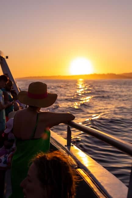 Algarve: Catamaran Sunset Tour with DJ or Live Guitarist - Who will enjoy Ocean Quest most