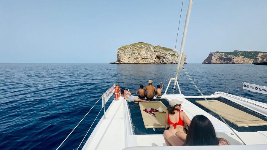 Alghero: Full day on a catamaran in Porto Conte Natural Park - Who should book this Porto Conte experience
