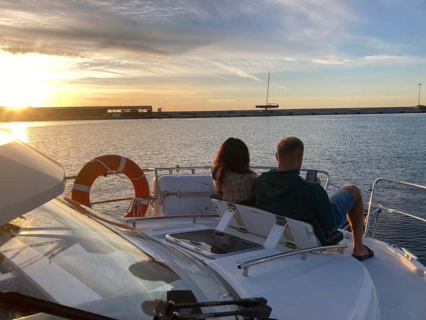Alicante: Private Yacht Cruise with Drinks - Choosing the best time of day