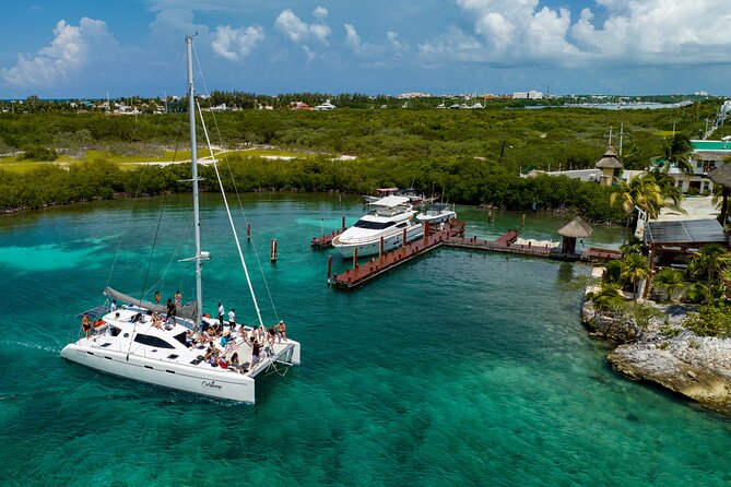 All Inclusive Isla Mujeres Catamaran - The beach club buffet and your two-hour break