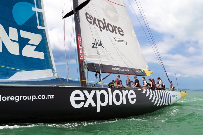 America's Cup Sailing on Auckland's Waitemata Harbour - Meeting the yacht at Quay Street