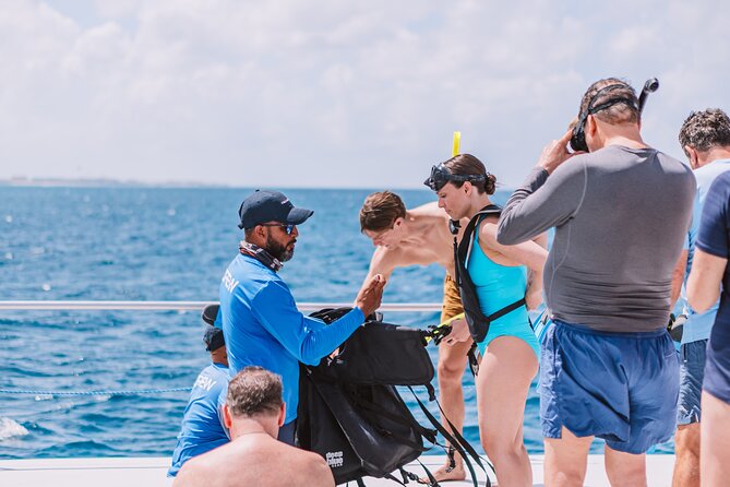 Antilla Shipwreck and Catalina Bay Snorkel Sail - The catamaran is half snorkel trip, half afternoon social