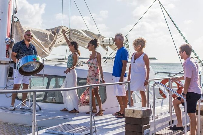Aruba Sunset Sail with Caribbean Dinner and Live Music - Crowding, seating, and the honest drawbacks