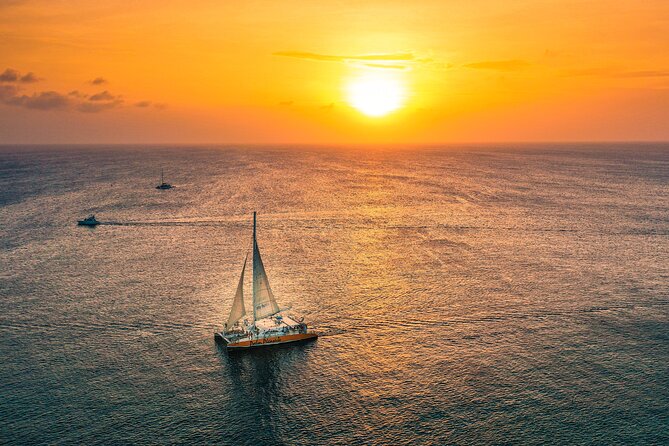 Aruba Sunset Sail with Open Bar - A sunset sail that gets the timing right