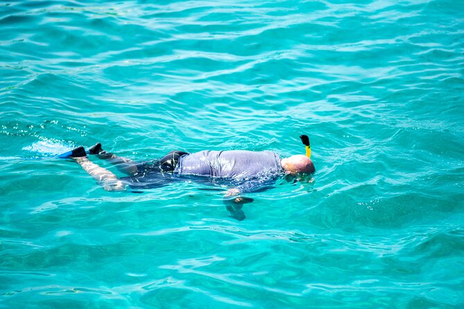 Arusun Catamaran Sail with Snorkeling in Aruba - Why the boat size and group limit matter