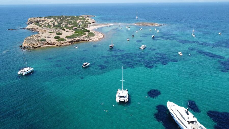 Athens: Catamaran Cruise with Fresh Lunch and Wine - Meeting the crew at Alimos Marina
