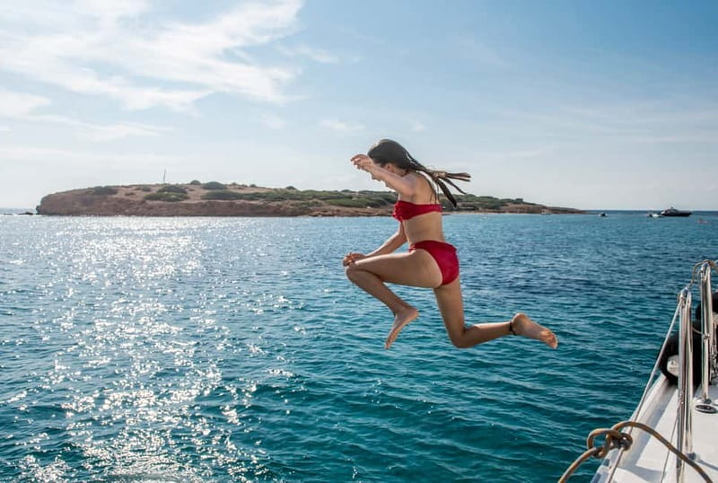 Athens: Half-Day Morning Catamaran Cruise with Meal & Drinks - Should you book the morning cruise?