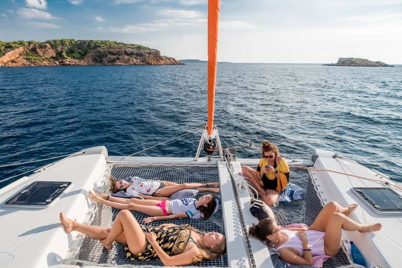 Athens: Half-Day Sunset Catamaran Cruise with Meal & Drinks - Catching the Sunset, With One Timing Warning