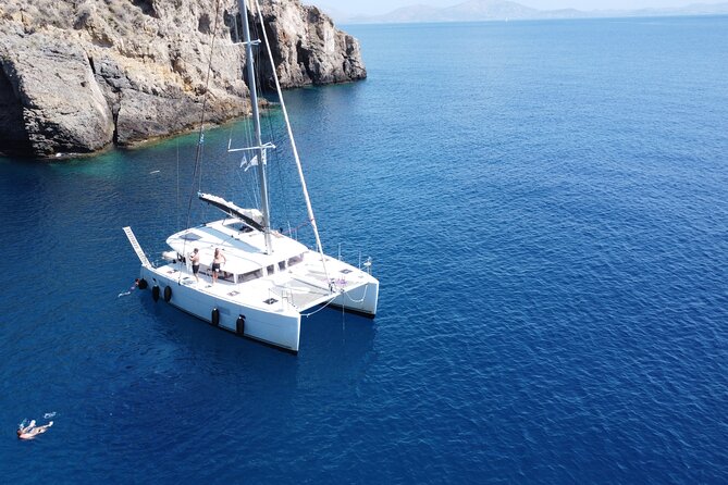 Athens Private Half day Catamaran cruise with meal & drinks - Nisís Idhroúsa and the Longer Water Stop