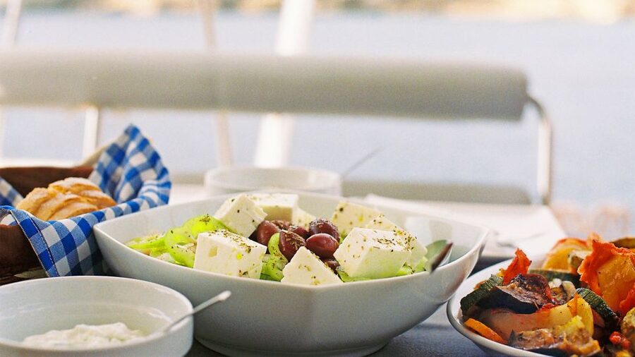 Athens: Riviera Catamaran Cruise with Meal and Drinks - The return to Alimos with time to unwind