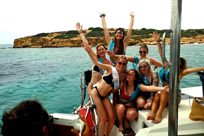 Athens Riviera Catamaran tour with fresh Meal Drinks and Swimming - Food, drinks, and the small details that matter