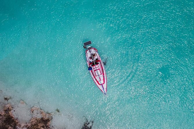 Bacalar: 4hr Private Sailing Tour with Guacamole & Drinks - Guacamole, fruit, beer, and the social side of the trip